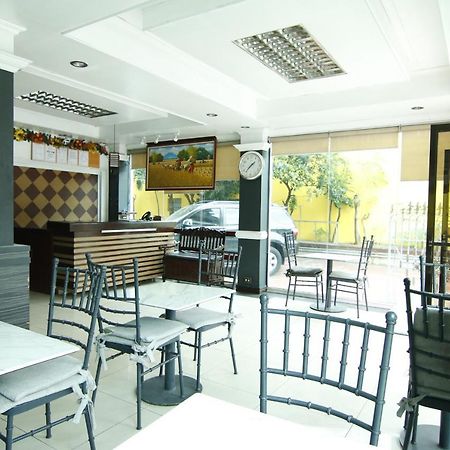 Oyo 117 Rochelle Apartelle Hotel Bandar Quezon Luaran gambar